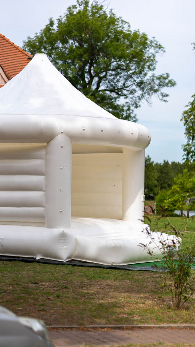 Fotobox,Fotobooth,Foto-Tobi,Foto Tobi,Hochzeitsfotograf,Brautpaar,Fotograf,Hüpfburg,Hochzeitshüpfburg