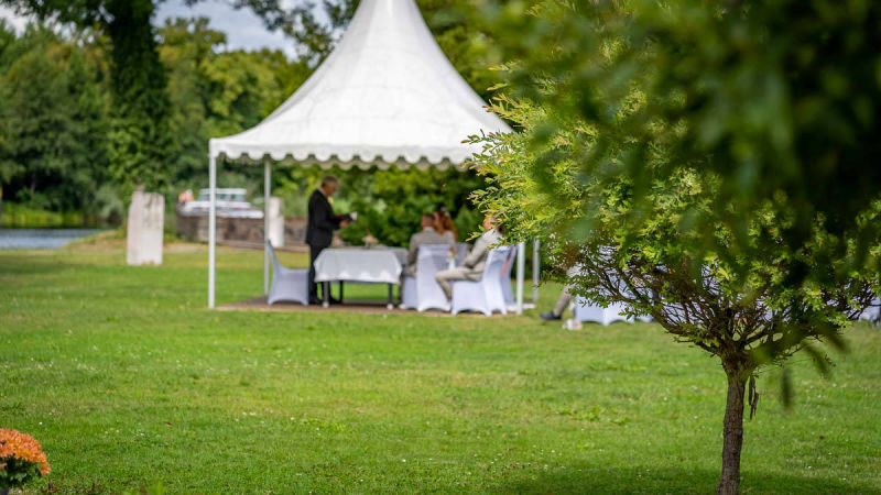 Foto-Tobi,Foto Tobi,Hochzeitsfotograf,Brautpaar,Fotograf,Havelschloss,Havelschloss Zehdenick