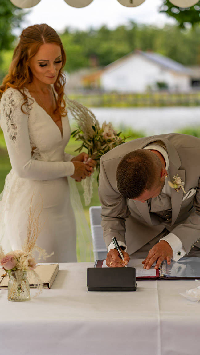 Foto-Tobi,Foto Tobi,Hochzeitsfotograf,Brautpaar,Fotograf,Havelschloss,Havelschloss Zehdenick